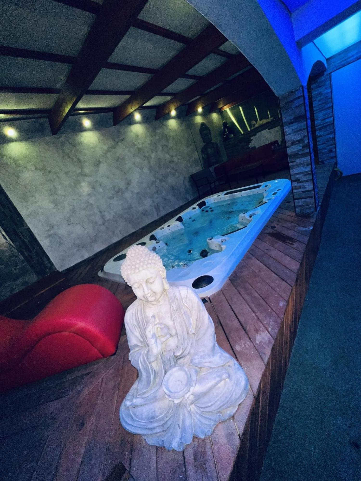 Appartement Romantique L'Escapade Jacuzzi Espondeilhan Bagian luar foto